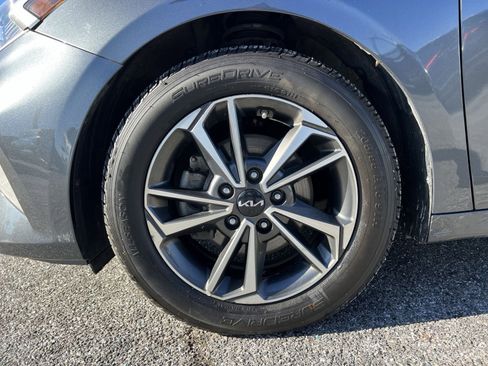 Used 2022 Kia Forte LXS image 12