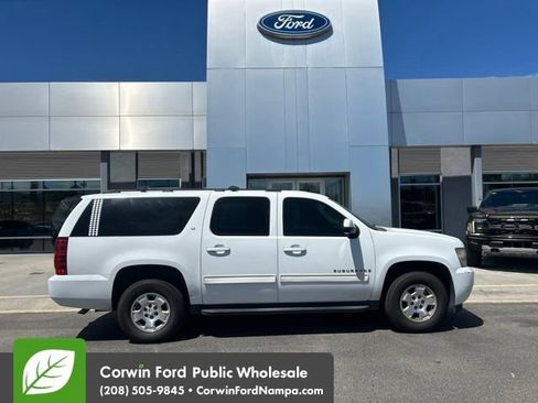 Used 2009 Chevrolet Suburban LT AWD/4WD image 4