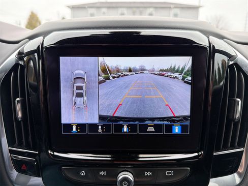 Used 2023 Chevrolet Traverse LT w/ LT Premium Package image 14