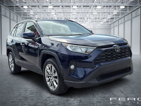 Used 2019 Toyota RAV4 XLE Premium FWD image 7