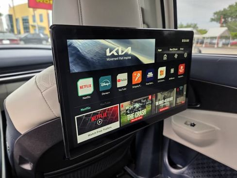 Used 2025 Kia Carnival SX FWD image 18