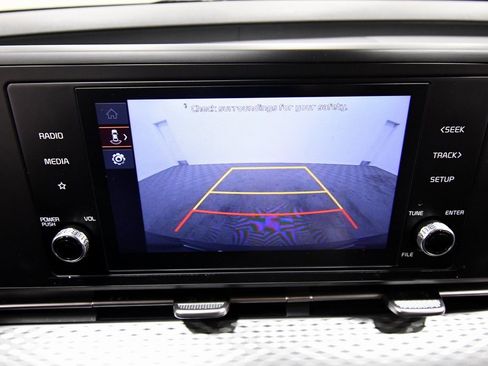 Certified 2024 Kia Carnival LX image 25