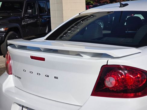 Used 2011 Dodge Avenger Heat image 26