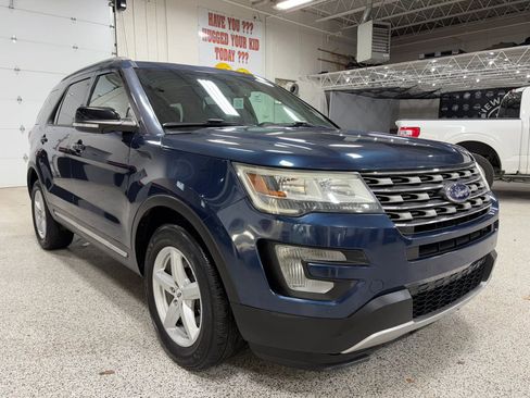 Used 2016 Ford Explorer XLT w/ Equipment Group 202A image 1