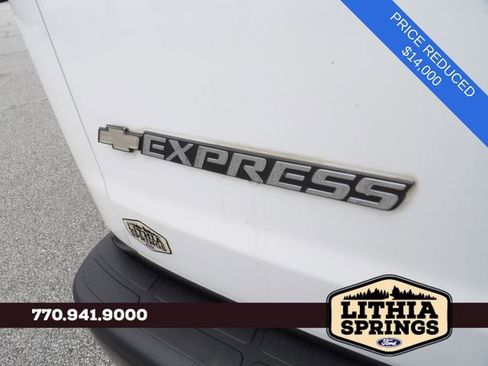 Used 2018 Chevrolet Express 2500 Extended image 14