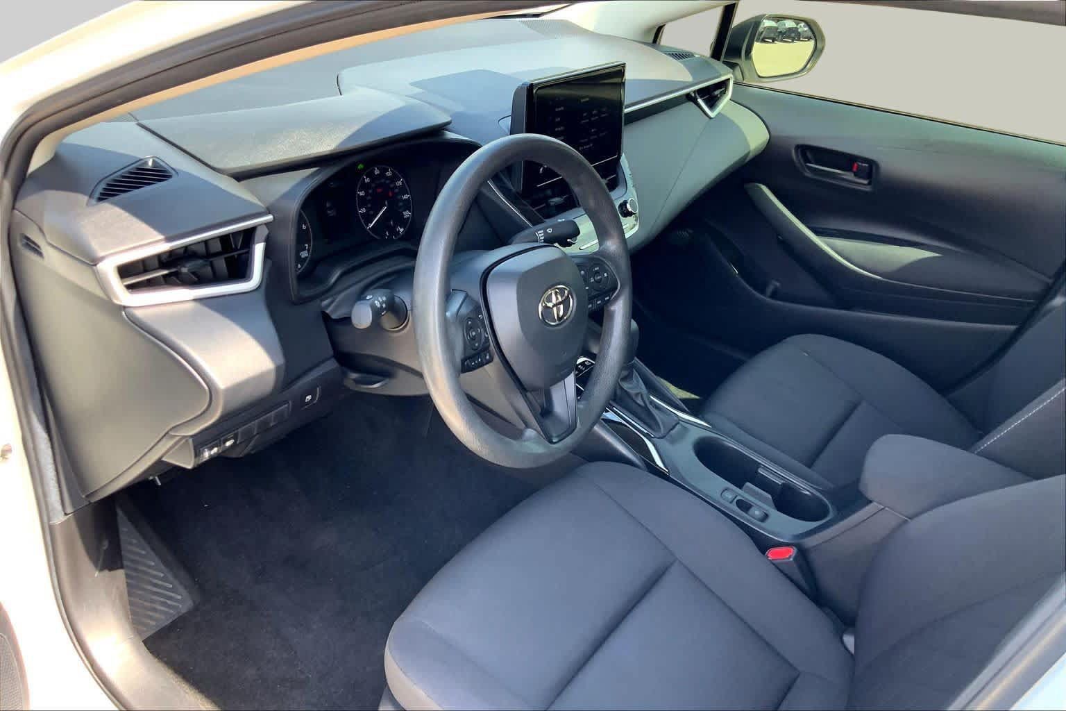 Used 2023 Toyota Corolla LE FWD image 17