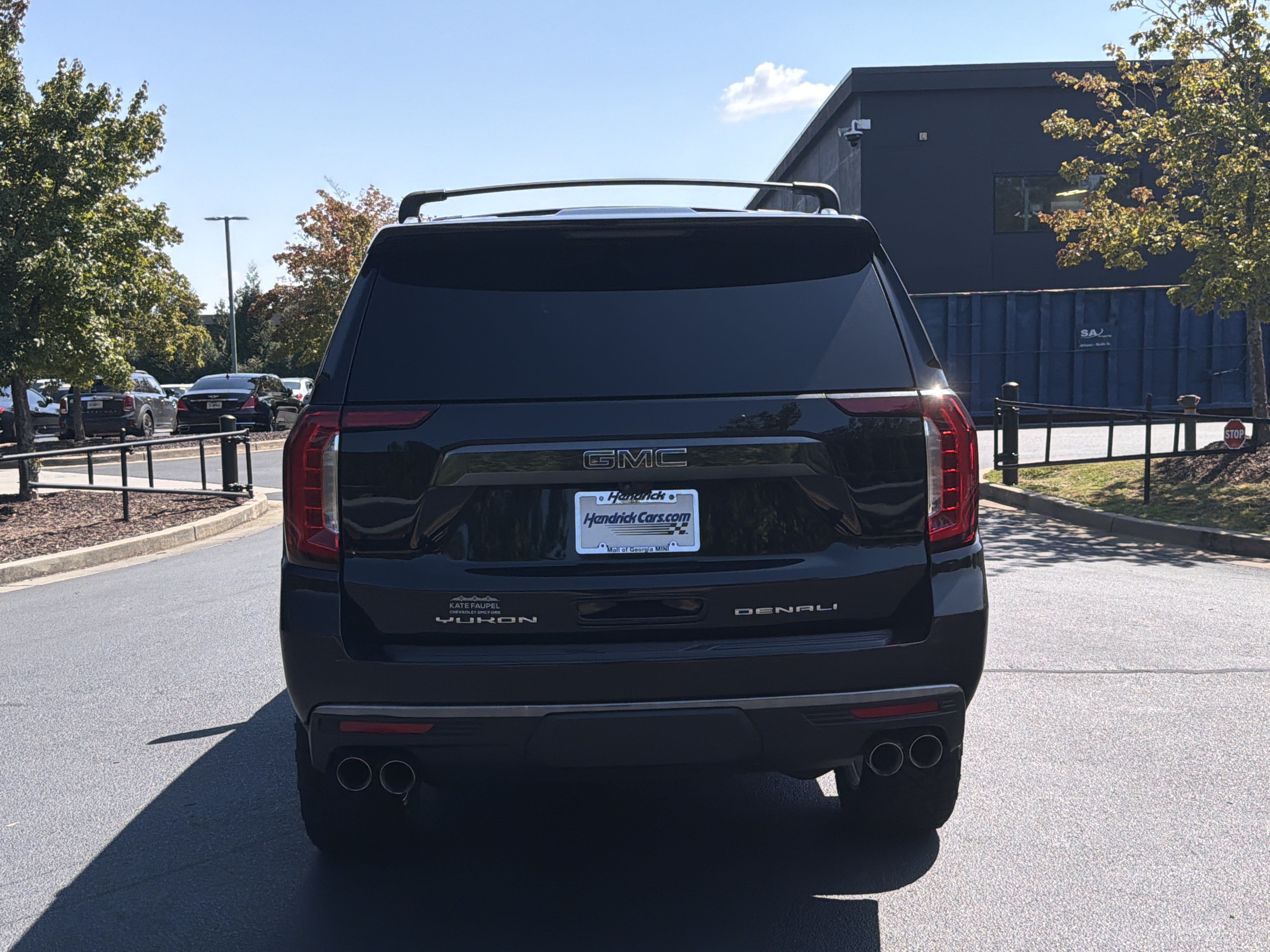 Used 2023 GMC Yukon Denali Ultimate w/ LPO, Floor Liner Package AWD/4WD image 18