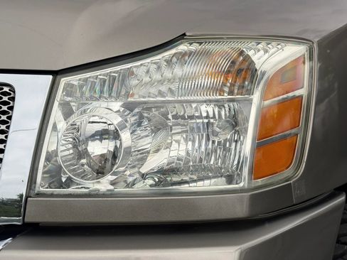 Used 2006 Nissan Titan SE AWD/4WD image 10