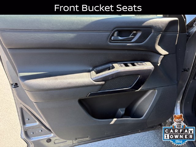 Used 2025 Nissan Pathfinder SV FWD image 28