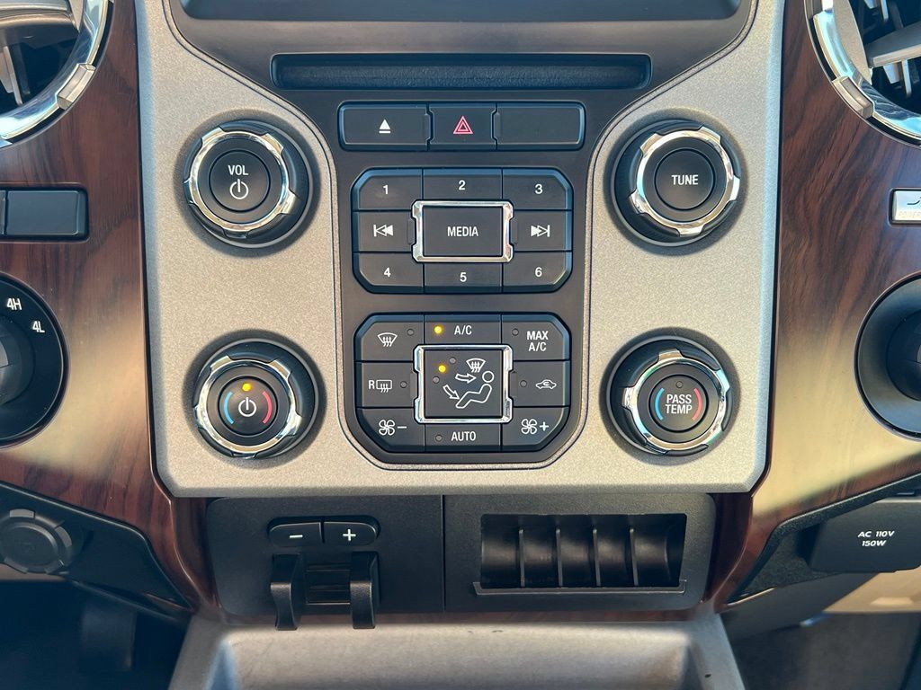 Used 2013 Ford F250 Lariat w/ Chrome Pkg AWD/4WD image 26