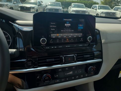 New 2025 Nissan Pathfinder SV w/ Black Appearance Package image 16