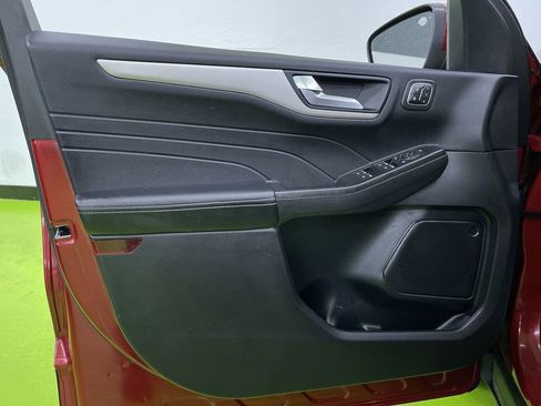 Used 2021 Ford Escape SEL w/ Technology Package image 16