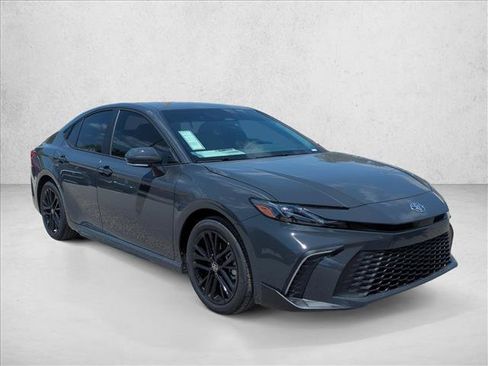 Used 2026 Toyota Camry SE FWD image 3