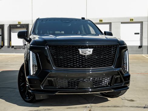 Used 2025 Cadillac Escalade V image 20