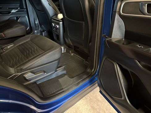 Used 2020 Ford Explorer XLT w/ Class III Trailer Tow Package image 17