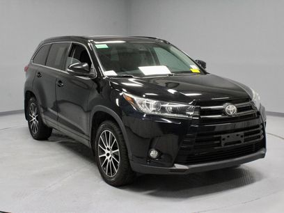 Used 2018 Toyota Highlander SE