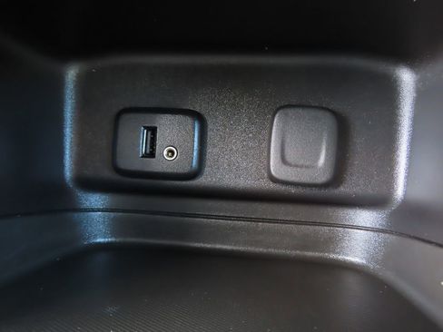 Used 2018 Chevrolet Equinox LT image 8