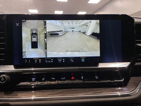 Used 2024 Chevrolet Silverado 2500 LTZ w/ LTZ Convenience Package image 26