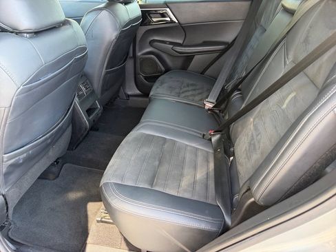 Used 2022 Mitsubishi Outlander SE FWD image 14
