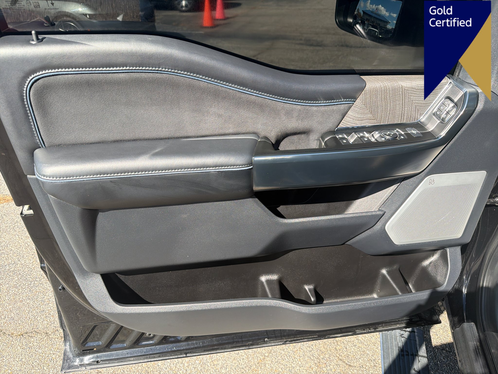 Used 2025 Ford F350 Platinum AWD/4WD image 9
