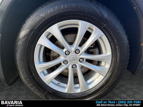 Used 2013 INFINITI FX37 AWD w/ Premium Pkg image 9