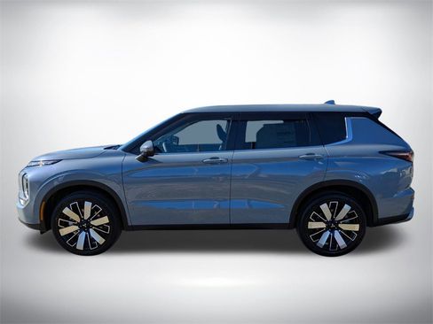 New 2026 Mitsubishi Outlander SE image 7