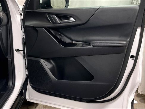 Used 2025 Chevrolet Equinox LT image 12