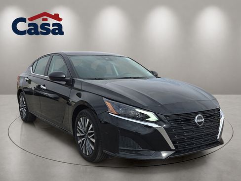 Used 2025 Nissan Altima 2.5 SV FWD image 4