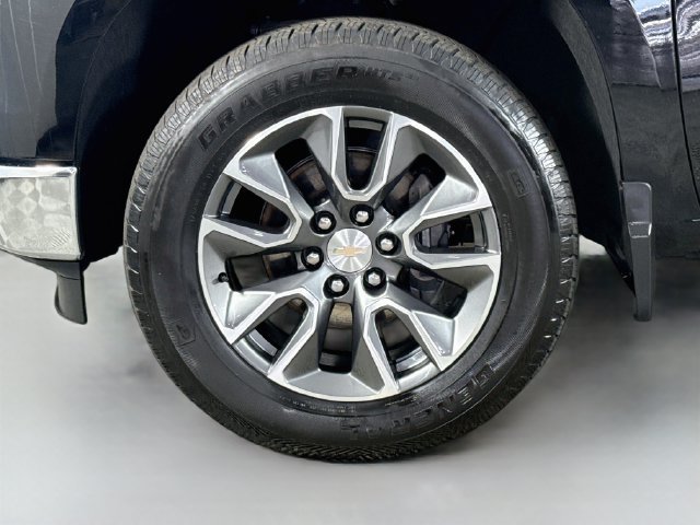Used 2024 Chevrolet Silverado 1500 LT AWD/4WD image 37