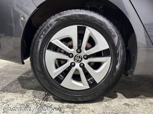 Used 2018 Toyota Prius Four w/ Advanced Technology Package FWD image 31