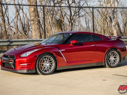 Used 2015 Nissan GT-R Premium image 64