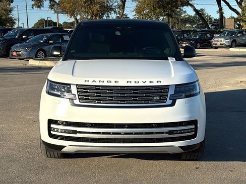 Used 2024 Land Rover Range Rover Long Wheelbase Autobiography image 10