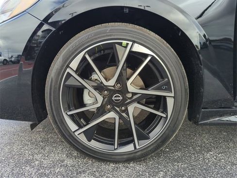 New 2025 Nissan Sentra SR w/ SR Premium Package image 42