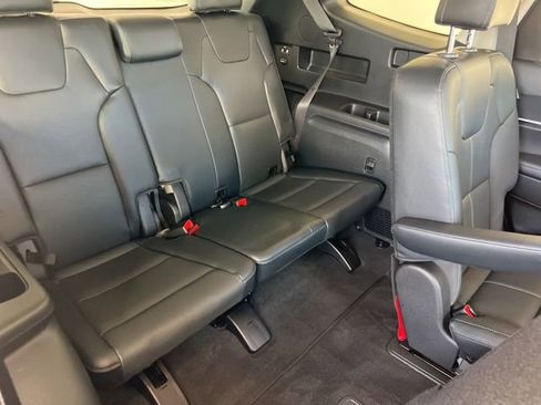 Used 2023 Kia Telluride EX w/ EX Captain's Chair Package image 29