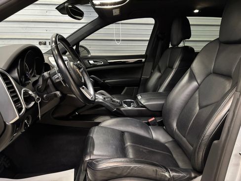 Used 2018 Porsche Cayenne AWD/4WD image 10