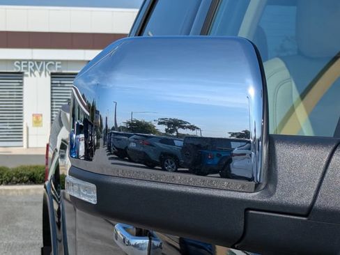 Used 2017 Ford F150 Lariat w/ Equipment Group 502A Luxury AWD/4WD image 12
