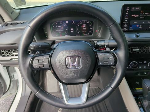 Used 2024 Honda Accord Touring image 11