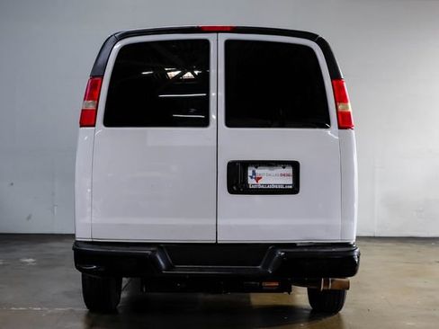 Used 2013 Chevrolet Express 2500 w/ Cold Climate Package image 13
