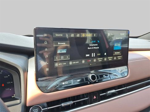 New 2025 Mitsubishi Outlander SEL image 16