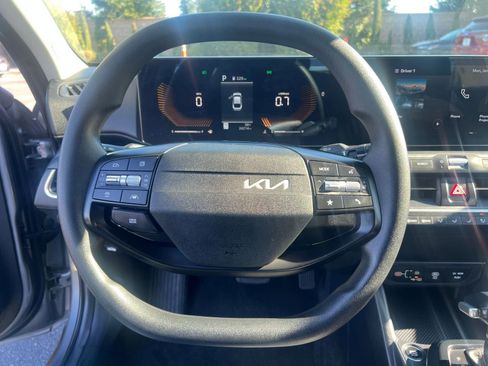 Used 2025 Kia K4 LXS image 34
