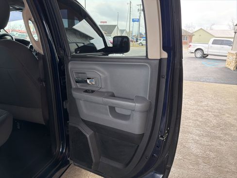 Used 2018 RAM 1500 Classic SLT image 4