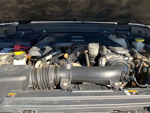 Certified 2022 Jeep Gladiator Willys image 12