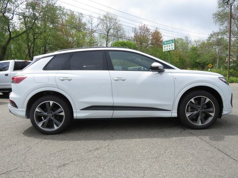 Used 2024 Audi Q4 e-tron Premium Plus AWD/4WD image 4
