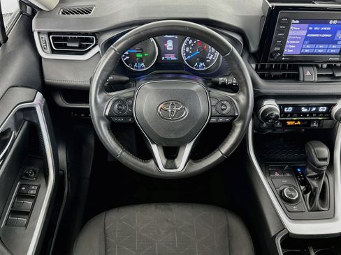 Used 2022 Toyota RAV4 XLE w/ Convenience Package AWD/4WD image 15