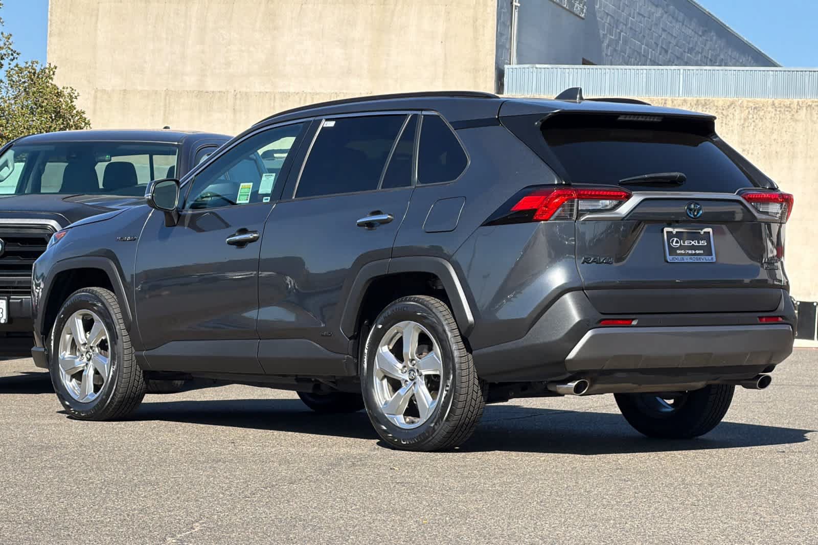 Used 2021 Toyota RAV4 Limited AWD/4WD image 7