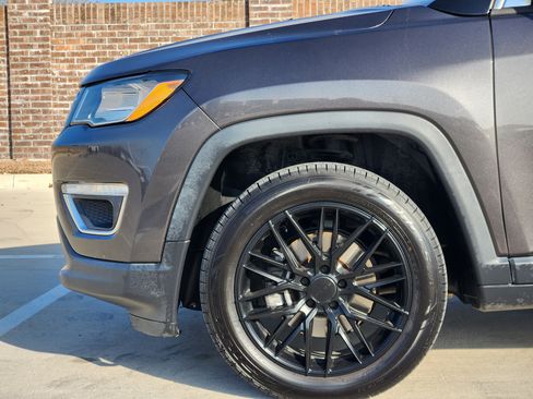 Used 2018 Jeep Compass Limited w/ Navigation Group image 10