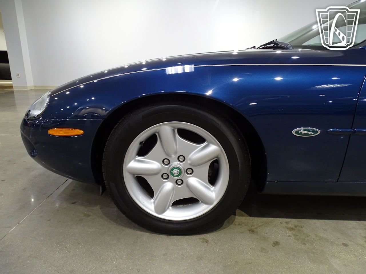 Used 1998 Jaguar XK8 Convertible RWD image 15