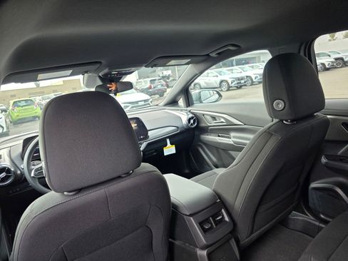 New 2026 Chevrolet Equinox EV LT image 15