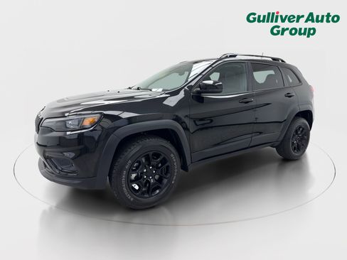 Used 2022 Jeep Cherokee Latitude image 2