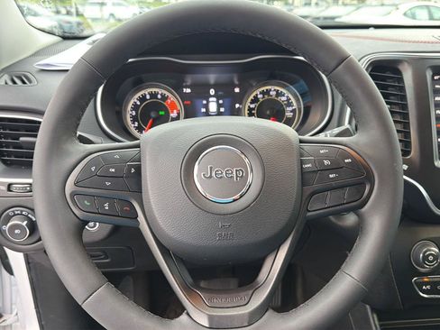 Used 2022 Jeep Cherokee Trailhawk w/ Premium Leather Package AWD/4WD image 19